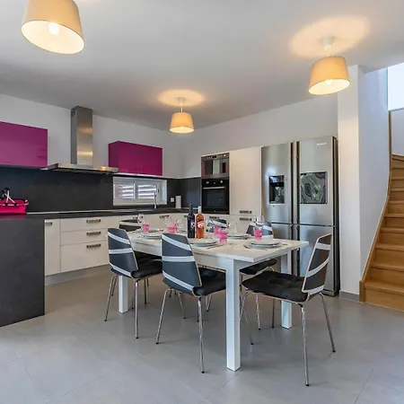 Stefanja Kids Friendly With Sea View Near Fazana Villa *