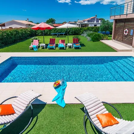 Villa Stefanja Kids Friendly With Sea View Near Fazana Galižana