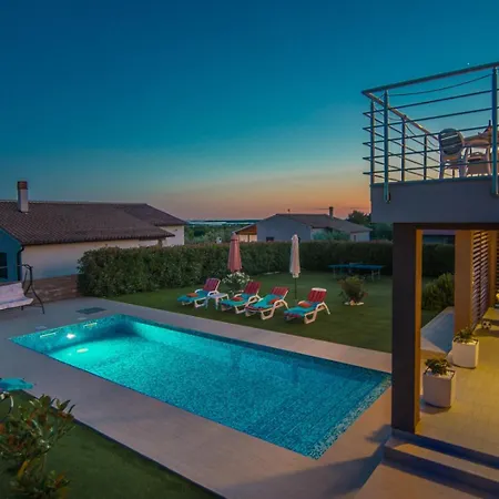 Stefanja Kids Friendly With Sea View Near Fazana