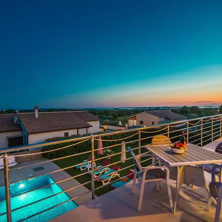 Stefanja Kids Friendly With Sea View Near Fazana Villa *