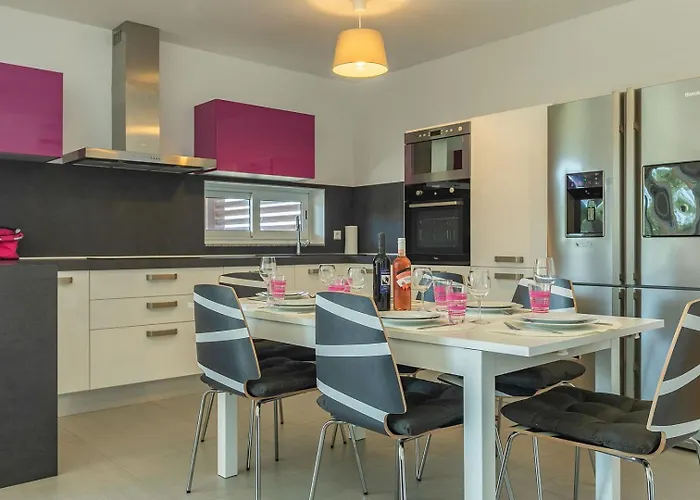 Villa Stefanja Kids Friendly With Sea View Near Fazana Galižana